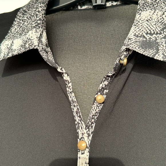 Women’s top - Picture 3 of 4